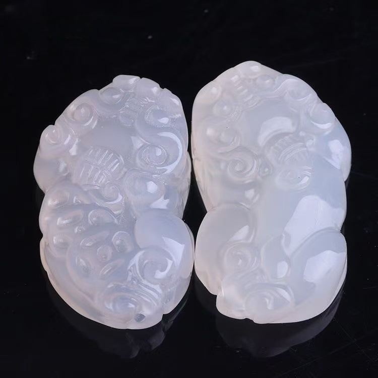 Natural Agate Pixiu Pendant, Hand Carved Chinese Amulet, Stone Pixiu Charm for Protection, Lucky Talisman for DIY Jewelry Making