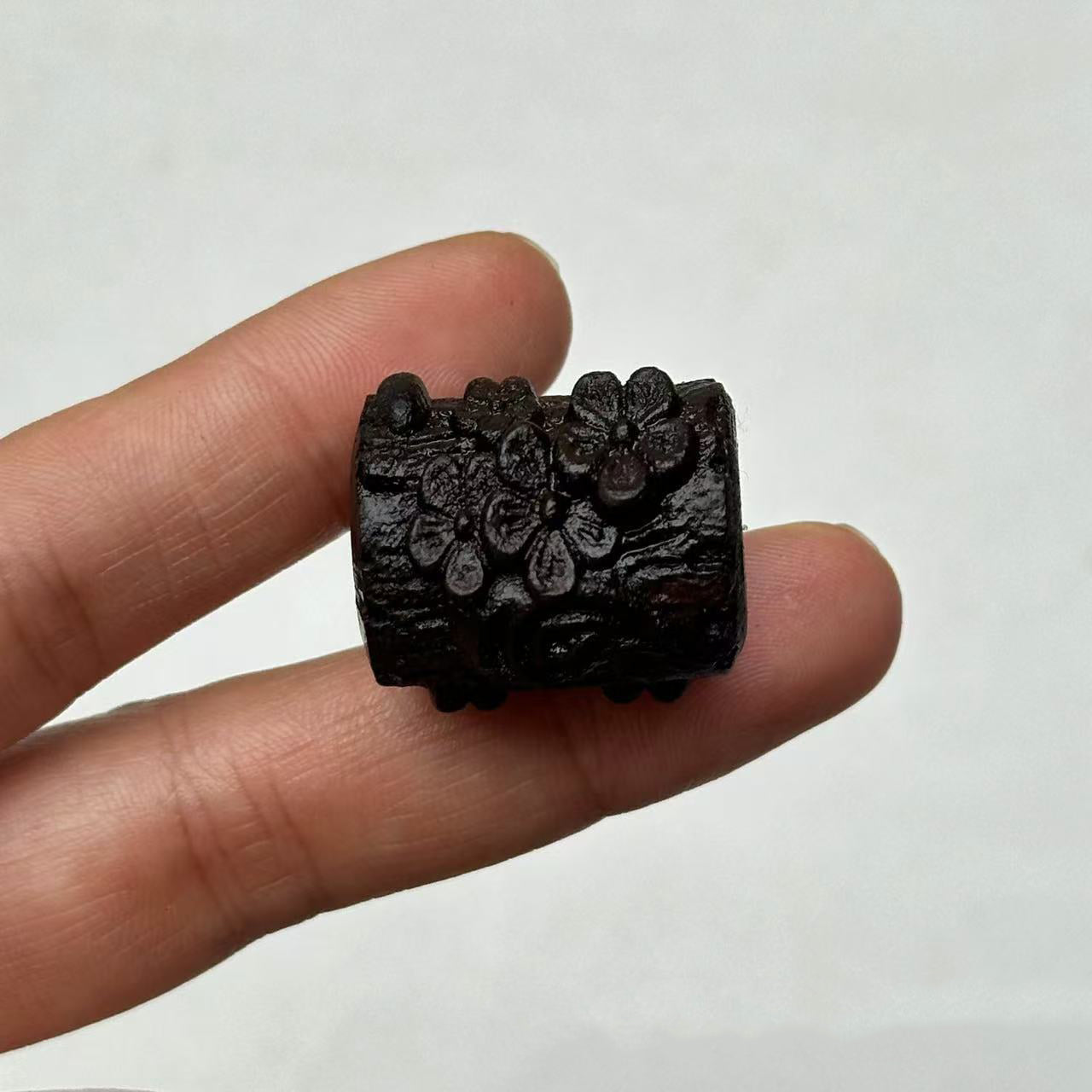 20x25mm Agarwood Carved Plum Blossom Barrel Beads - Loose Beads for DIY Jewelry Making