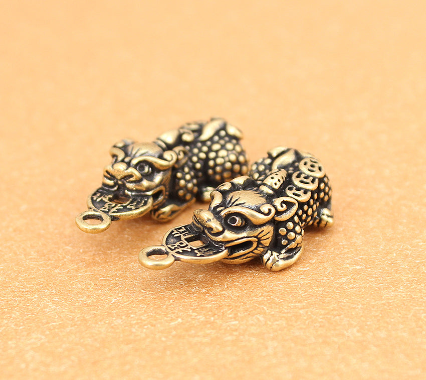 1 Pair of Vintage Brass Pi Xiu Pendants, Retro Chinese Money Pixiu Charms, Feng Shui Lucky Creature Pendants, Antique Brass DIY Jewelry Supplies