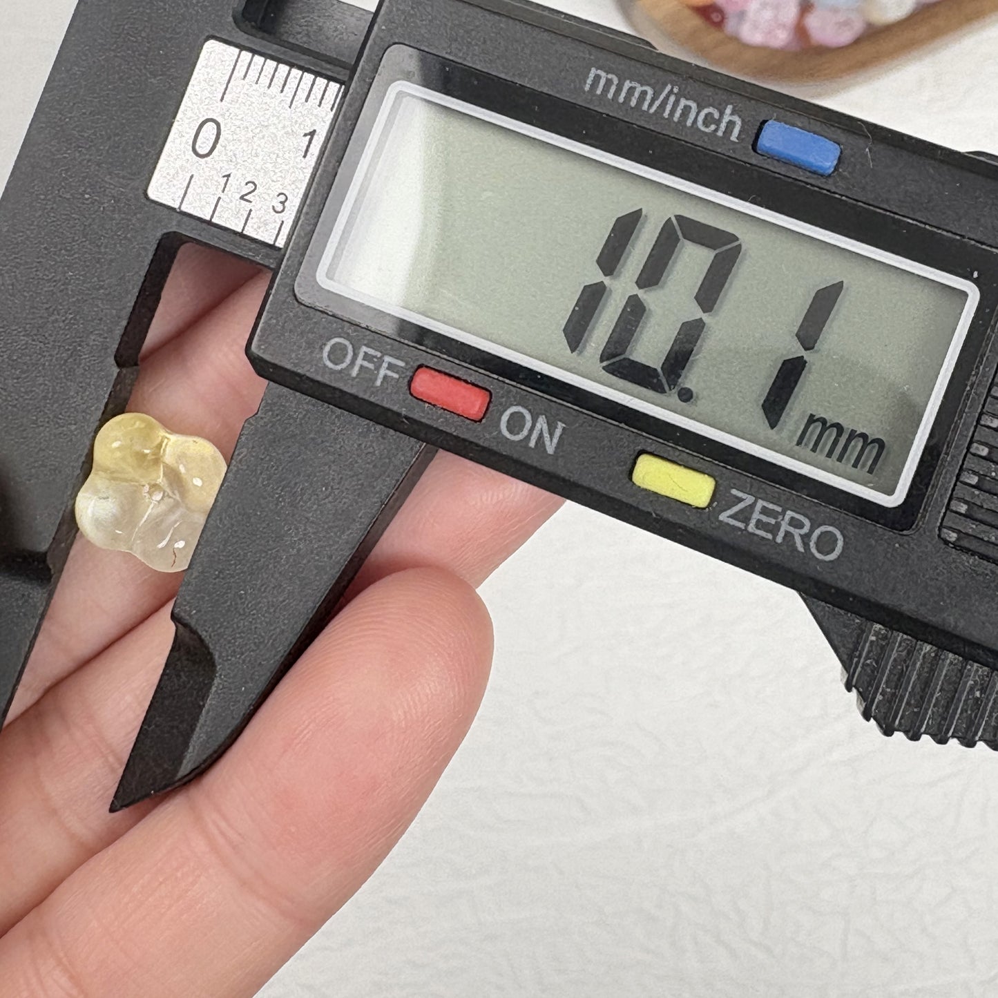 20PCS 10mm Glass Osmanthus Flower Beads, Round Glass Beads for DIY Jewelry Making, Bracelet Necklace Supplies