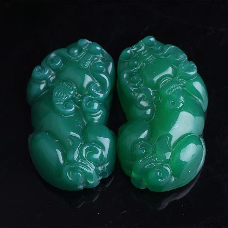 Natural Agate Pixiu Pendant, Hand Carved Chinese Amulet, Stone Pixiu Charm for Protection, Lucky Talisman for DIY Jewelry Making