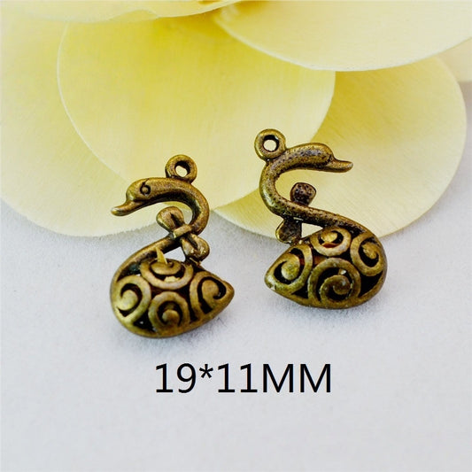 Retro Hollow Swan Charm - 3D Vintage Swan Pendant Boho Accessory