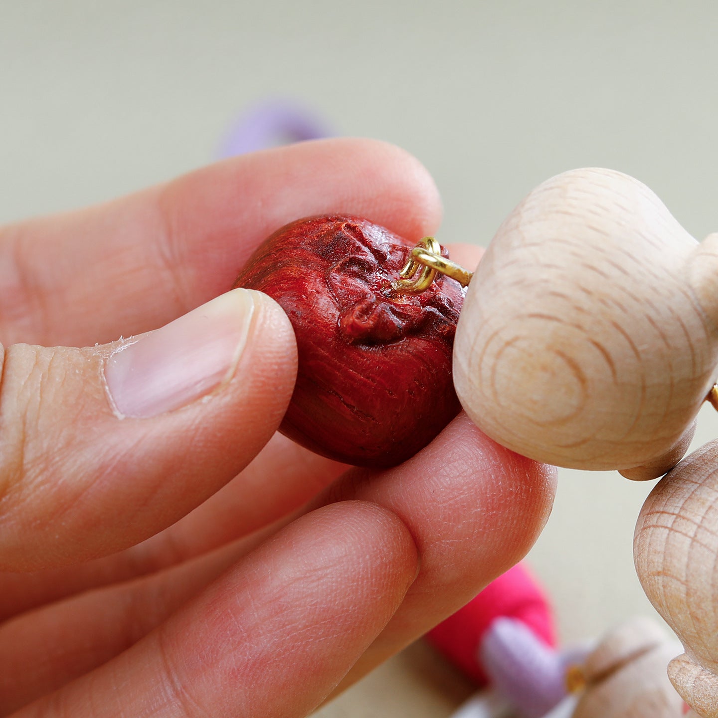 Wood Cute Cartoon Pig Wooden Keychain, Lucky Charm Bag Pendant, Creative Car Hanging Ornament, Friendship Gift for Girls