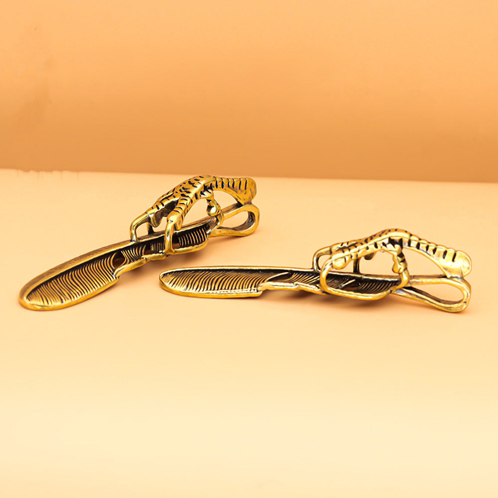 1PCS Vintage Brass Eagle Claw Feather Pendant, Retro Bird Talon Leaf Charm, Antique Brass Jewelry Making Supplies, Keychain Pendant