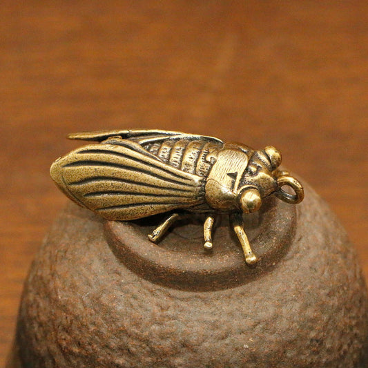 Vintage Brass Cicada Pendant, Retro Insect Charm, Antique Brass Golden Cicada Pendant, Symbol of Rebirth and Luck, Jewelry Making Supplies