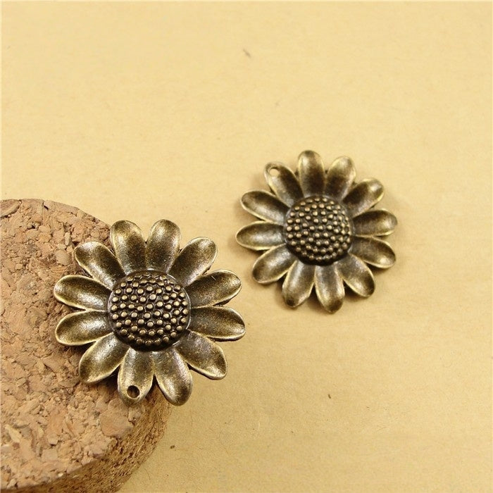 6PCS Vintage Sunflower Charm - Bronze Retro Sunflower Accessory for Jewelry & Crafts