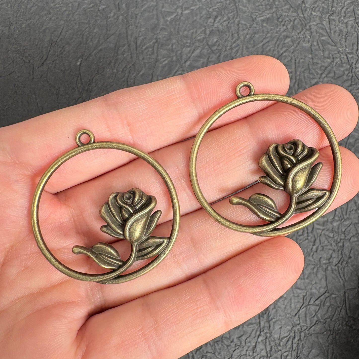 6PCS Antique Bronze Circle Rose Charms, Vintage Floral Pendants for DIY Necklace Jewelry Making