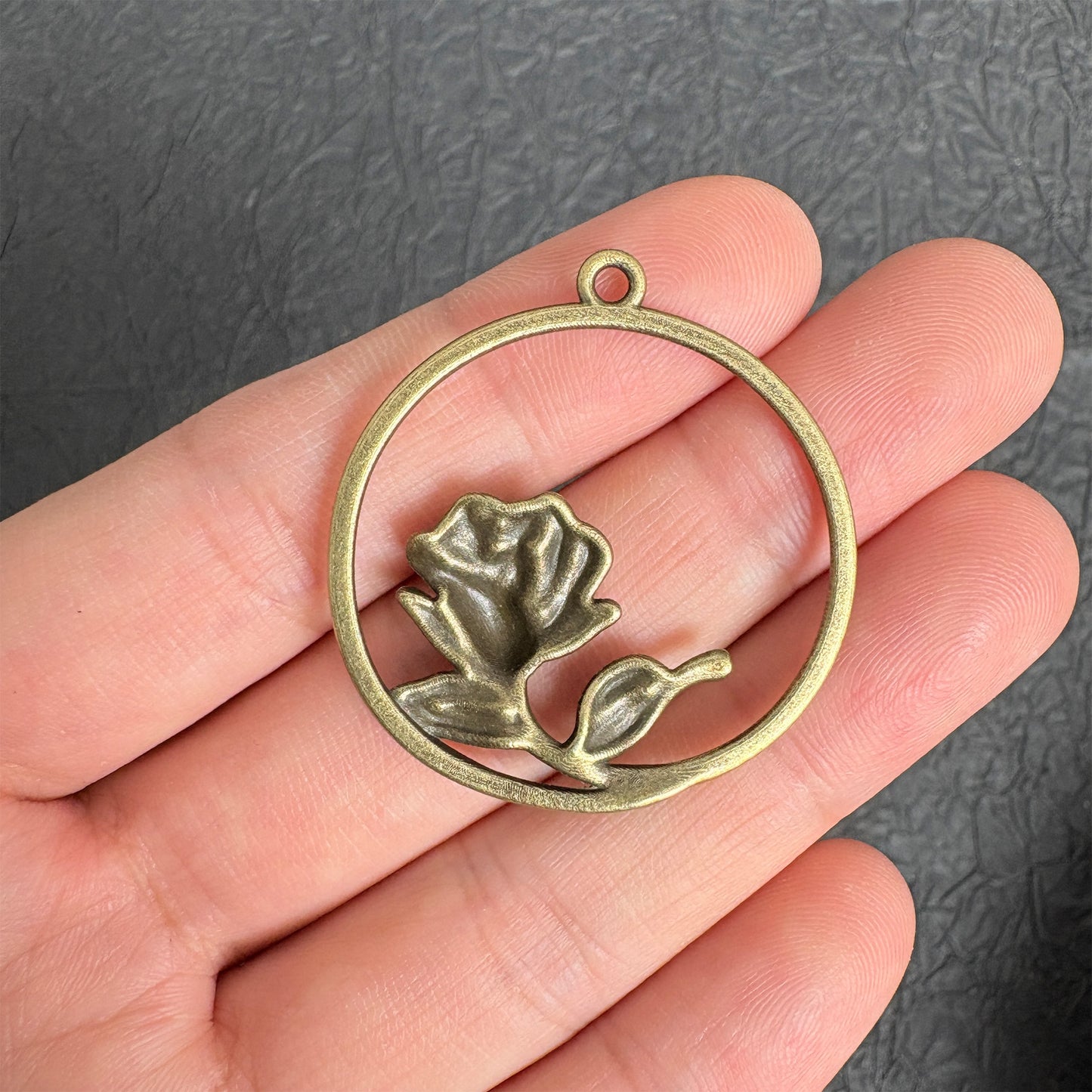 6PCS Antique Bronze Circle Rose Charms, Vintage Floral Pendants for DIY Necklace Jewelry Making