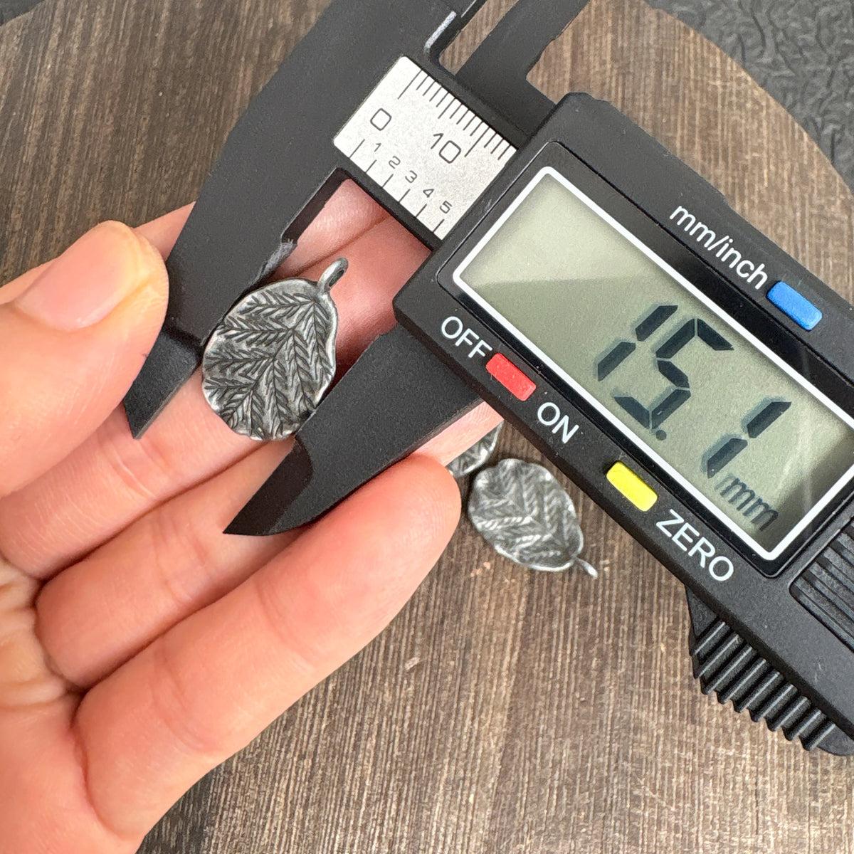 10PCS Antique Silver Textured Leaf Charms, Vintage Metal Leaf Pendants for Jewelry Making