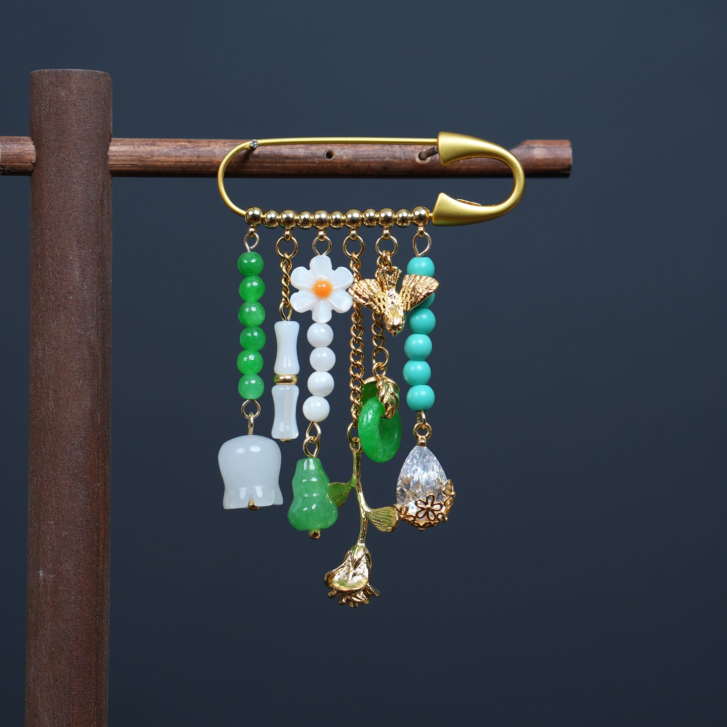 Handmade Auspicious Charm Brooch, Jade Mother‑of‑Pearl Tassel Lapel Pin