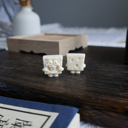 Ivory Nut SpongeBob Bead, Hand Carved Tagua Charm, Cute DIY Bracelet Bead, Bodhi Style Mala Jewelry Accessory