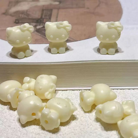 Ivory Nut Hello Kitty Bead, Cute Sitting Cat Charm, DIY Bracelet Making, Full Hole Bead for Stringing, Kitty Jewelry Accessories