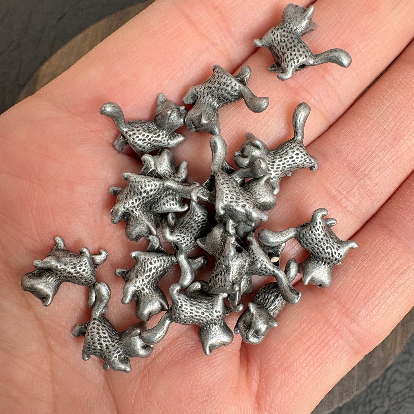 20PCS Vintage Bronze & Silver Running Cat Spacer Beads – Animal Charm for DIY Jewelry Making