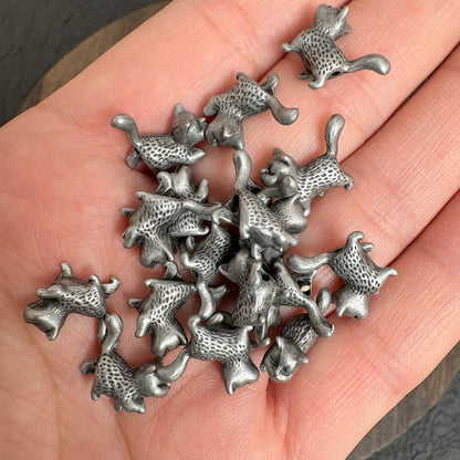 20PCS Vintage Bronze & Silver Running Cat Spacer Beads – Animal Charm for DIY Jewelry Making