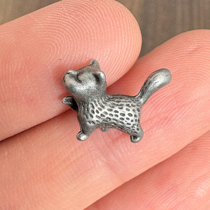 20PCS Vintage Bronze & Silver Running Cat Spacer Beads – Animal Charm for DIY Jewelry Making