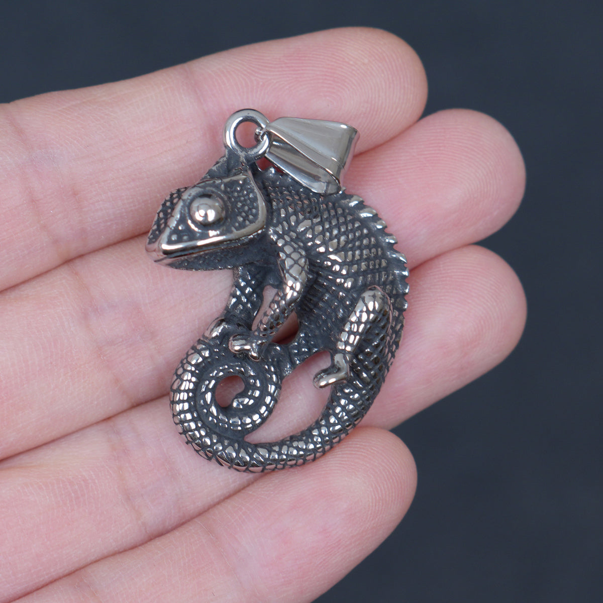 Stainless Steel Lizard Pendant, Antiqued Chameleon Charm, Gothic Reptile Pendant for Jewelry Making