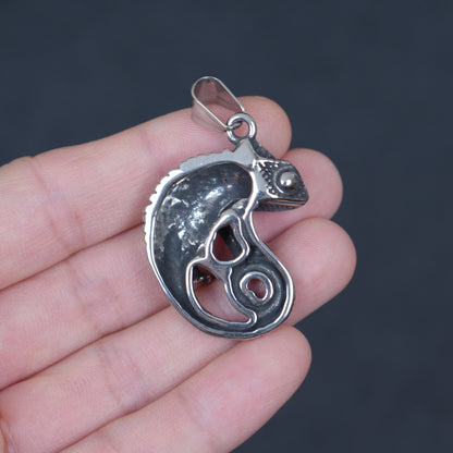 Stainless Steel Lizard Pendant, Antiqued Chameleon Charm, Gothic Reptile Pendant for Jewelry Making
