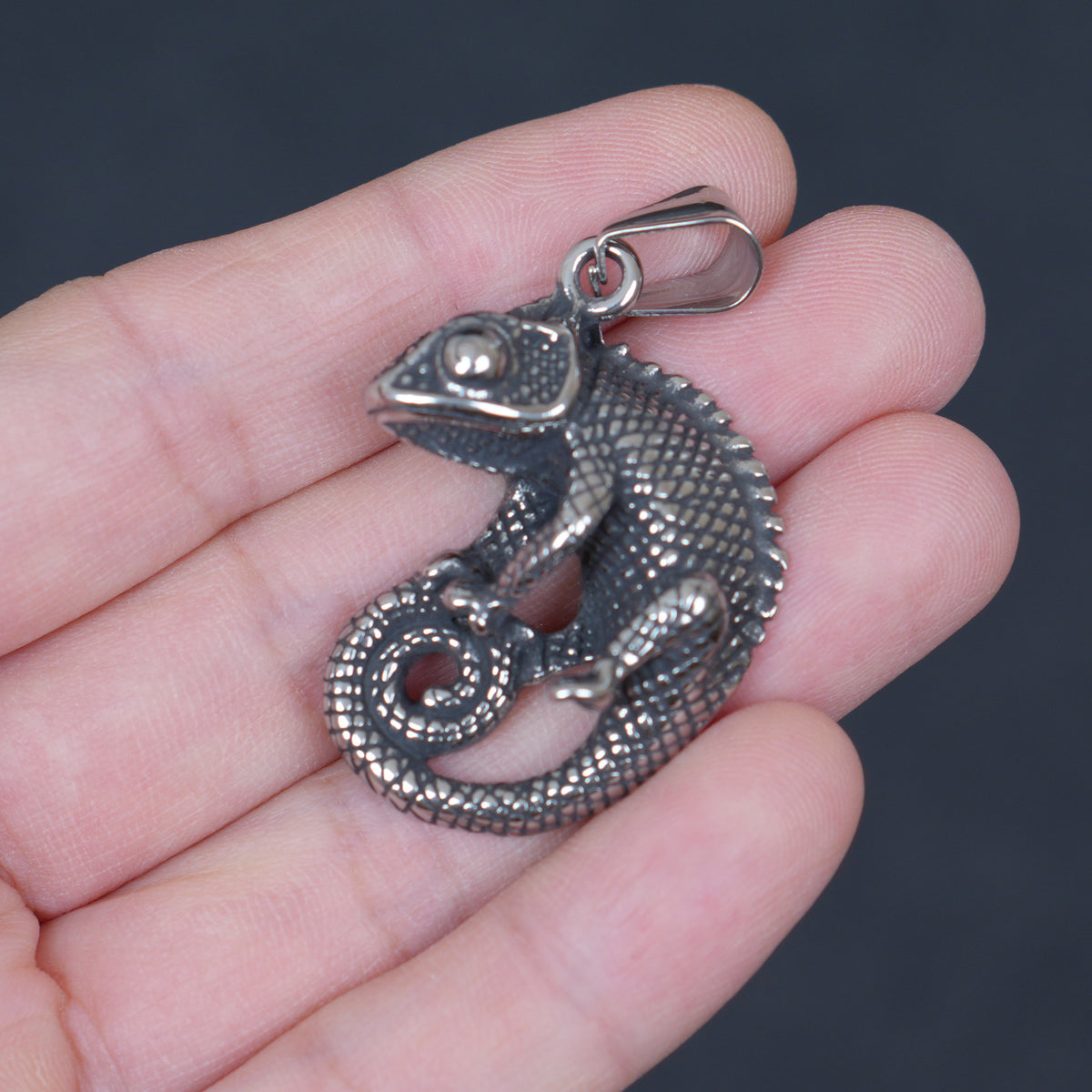 Stainless Steel Lizard Pendant, Antiqued Chameleon Charm, Gothic Reptile Pendant for Jewelry Making
