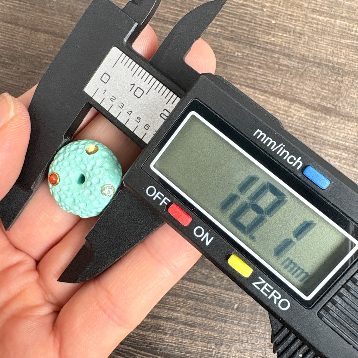 18mm Textured Turquoise Magnesite Donut Pendant, Inlaid Nanhong Crystal Gold Studded Charms for Jewelry Making