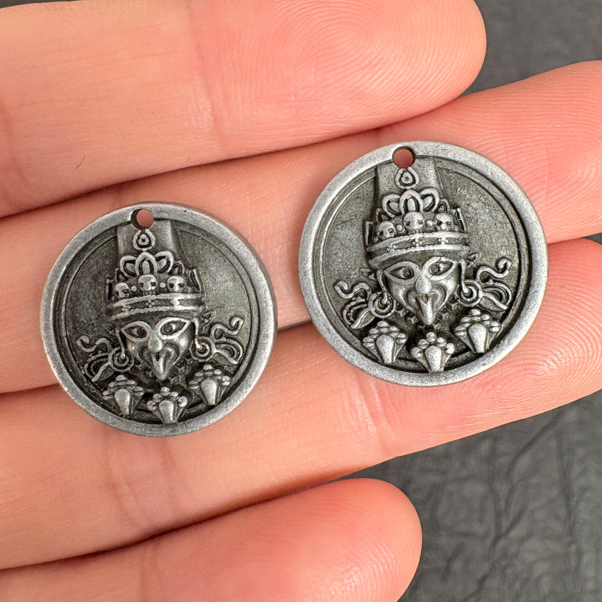 2PCS Zakiram Wealth Goddess Amulet Pendants, Tibetan Protection Charm, Spiritual Necklace for Peace & Abundance