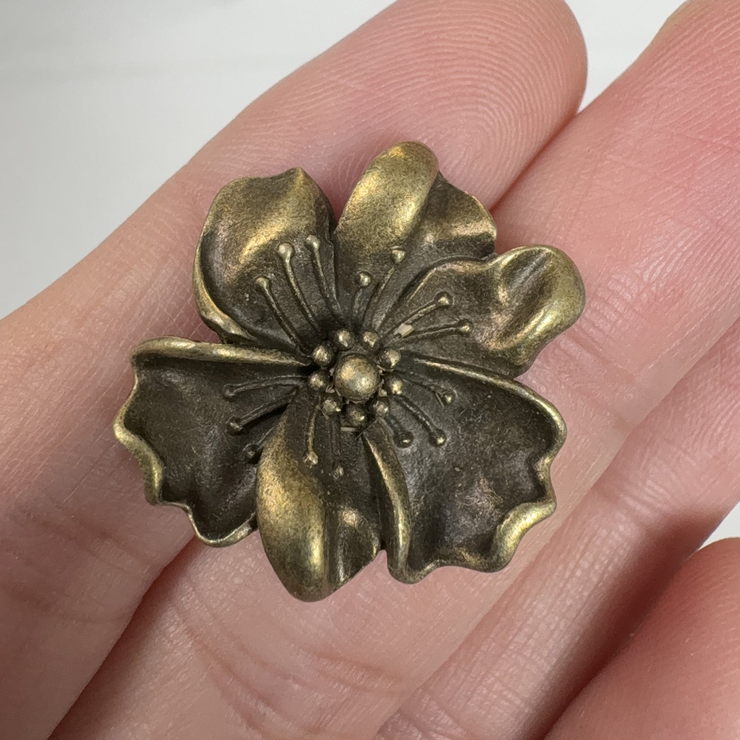 2PCS Vintage Bronze Camellia Double Loop Connectors, Antique Floral Charm, Retro Jewelry Findings for DIY Bracelets and Necklaces