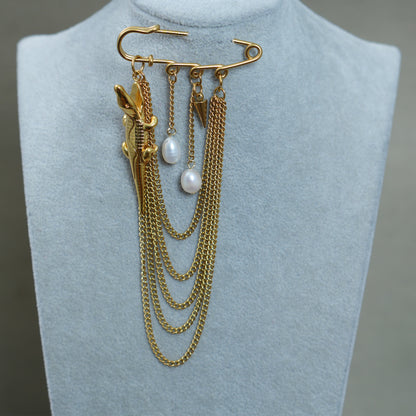 Gold Crocodile Brooch with Pearls, Vintage Alligator Pin with Chains