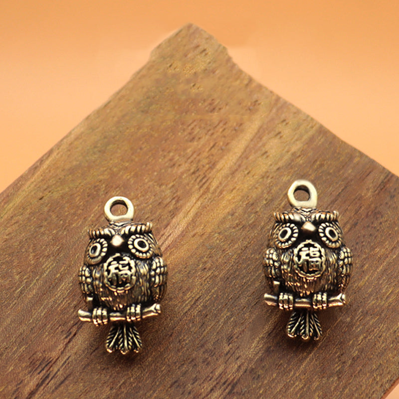 Vintage Brass Owl Pendant, Retro Bird Charm, Antique Brass Animal Decor, DIY Jewelry Pendant, Keychain or Home Decoration Accessory