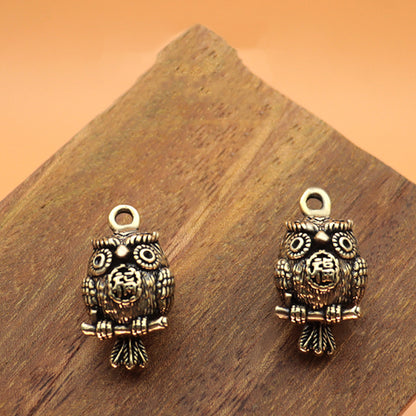 Vintage Brass Owl Pendant, Retro Bird Charm, Antique Brass Animal Decor, DIY Jewelry Pendant, Keychain or Home Decoration Accessory