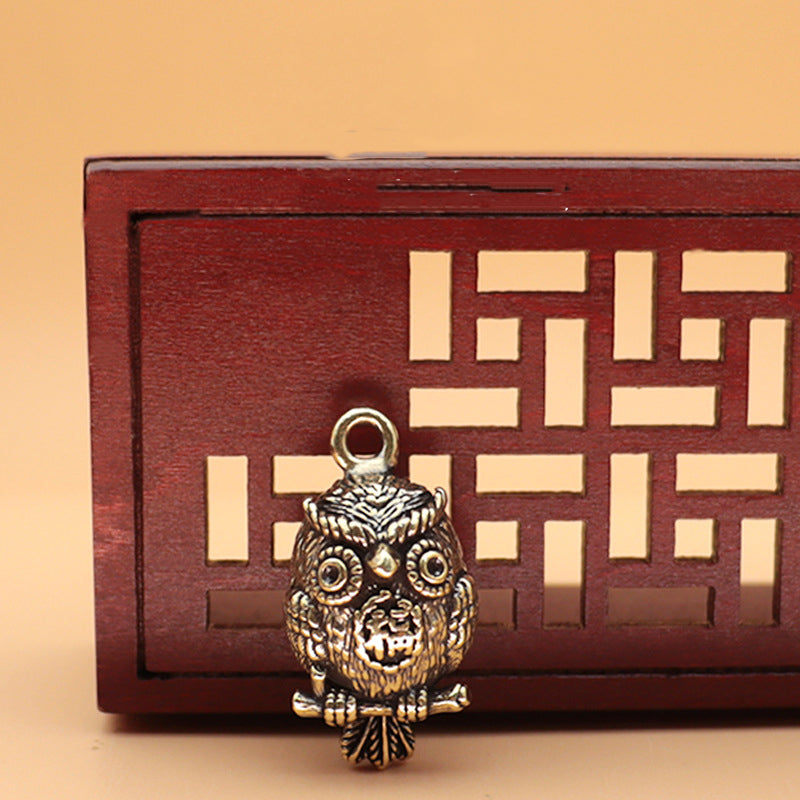 Vintage Brass Owl Pendant, Retro Bird Charm, Antique Brass Animal Decor, DIY Jewelry Pendant, Keychain or Home Decoration Accessory