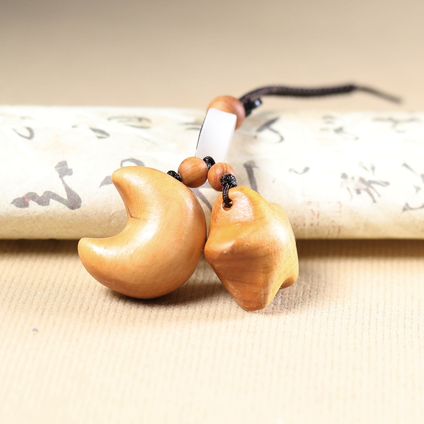 Natural Arborvitae Wood Star Moon Keychain - Couple DIY Key Ring, Handmade Bag Charm for Lovers