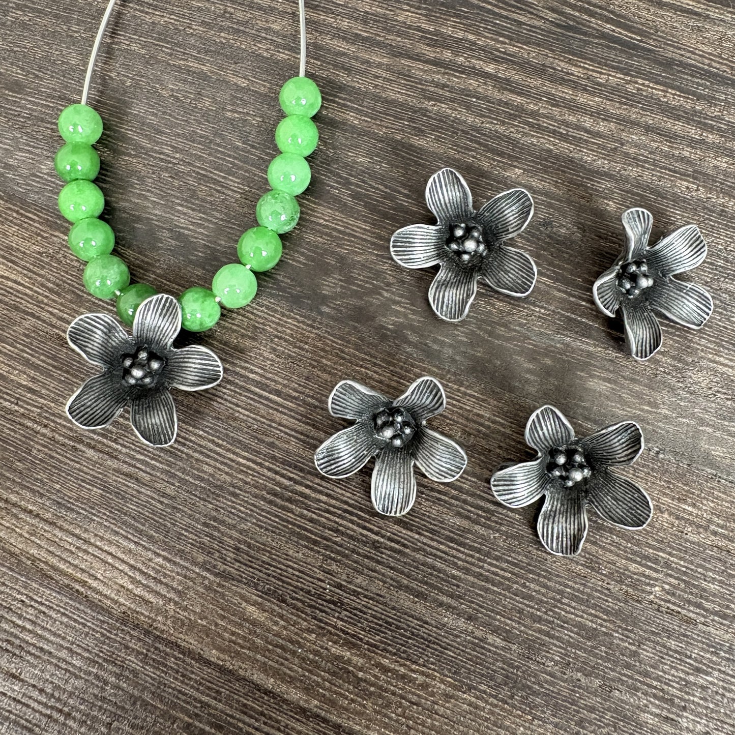 6PCS Vintage Lily Flower Pendants - Handmade Boho Floral Charm