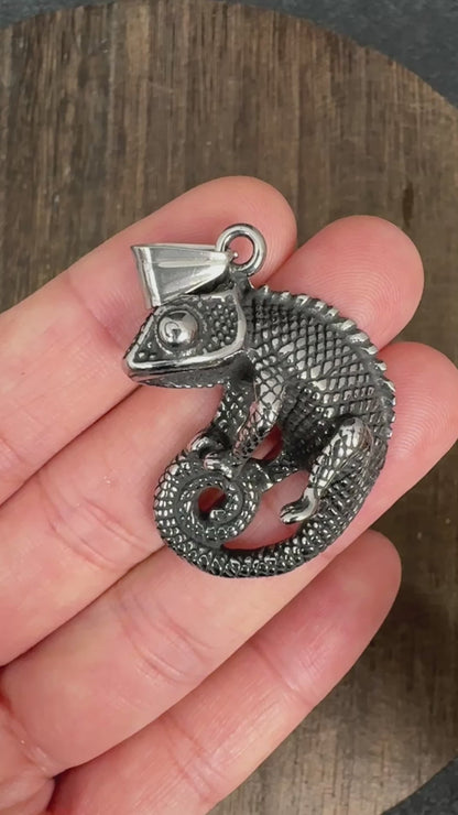 Stainless Steel Lizard Pendant, Antiqued Chameleon Charm, Gothic Reptile Pendant for Jewelry Making