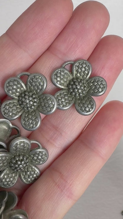 6PCS Vintage Plum Blossom Double-Loop Connector Charm, Retro Floral Link Pendant for Jewelry Making